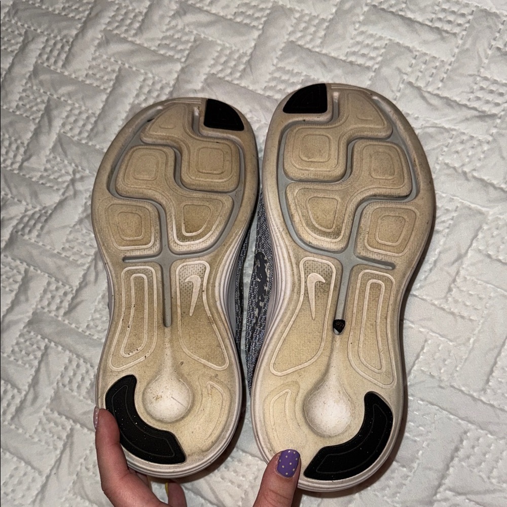 Nike Women’s Gray Mesh Athletic Sneakers - Picture 3 of 5